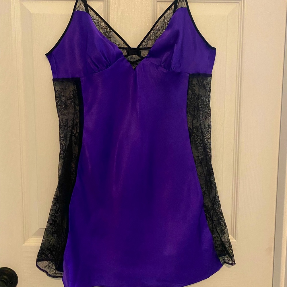 |•VICTORIA’S SECRET•| Purple Lingerie size L